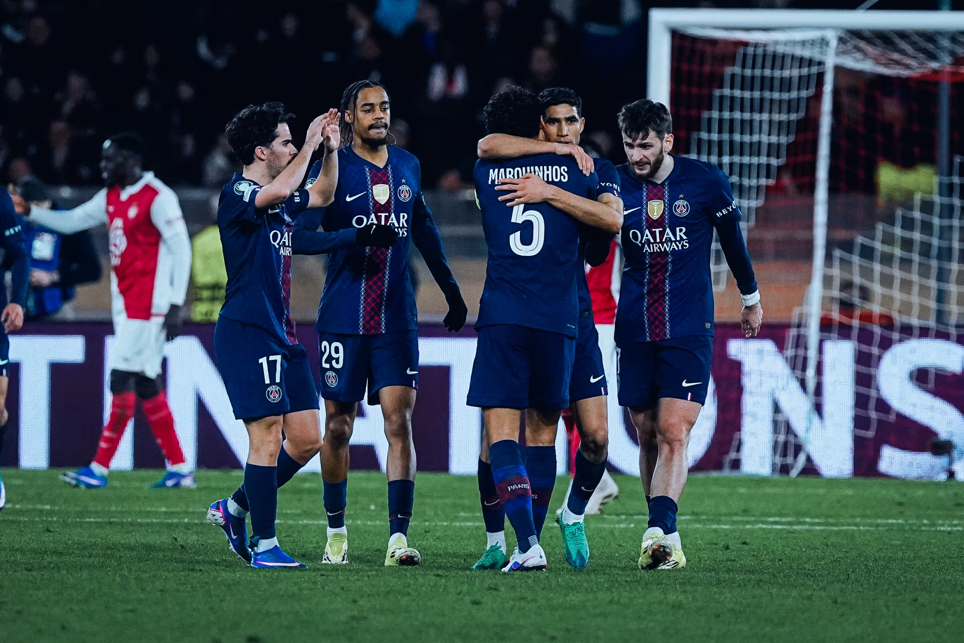 ¡Remontada épica! El PSG de Pacho vence al Mónaco 3-2