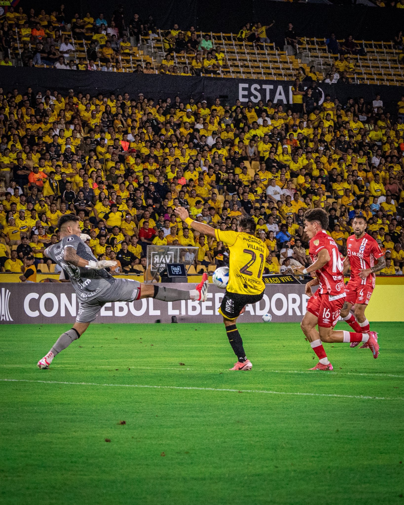 Barcelona SC cae en el final ante Argentinos Jrs. y se complica en la Libertadores